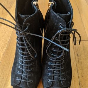 BURBERRY PEEP TOE SUEDE ANKLE BOOTS SIZE 6 w/box